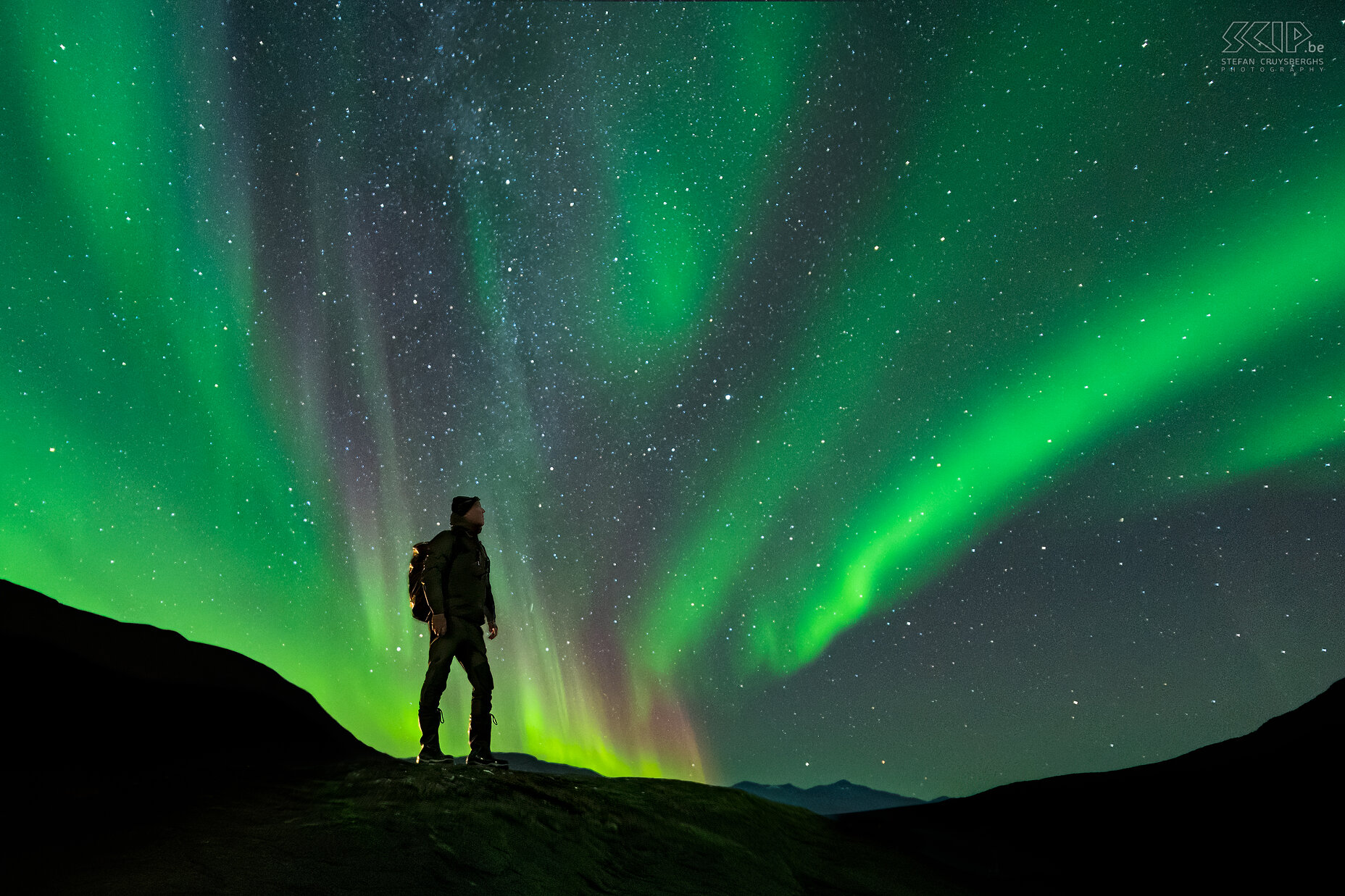 Storsteinnes - Noorderlicht - Selfie Laatste selfie met wat noorderlicht. De laatste en onvergetelijke nacht in het hoge noorden en afsluiter van een mooie fotografiereis<br />
 Stefan Cruysberghs